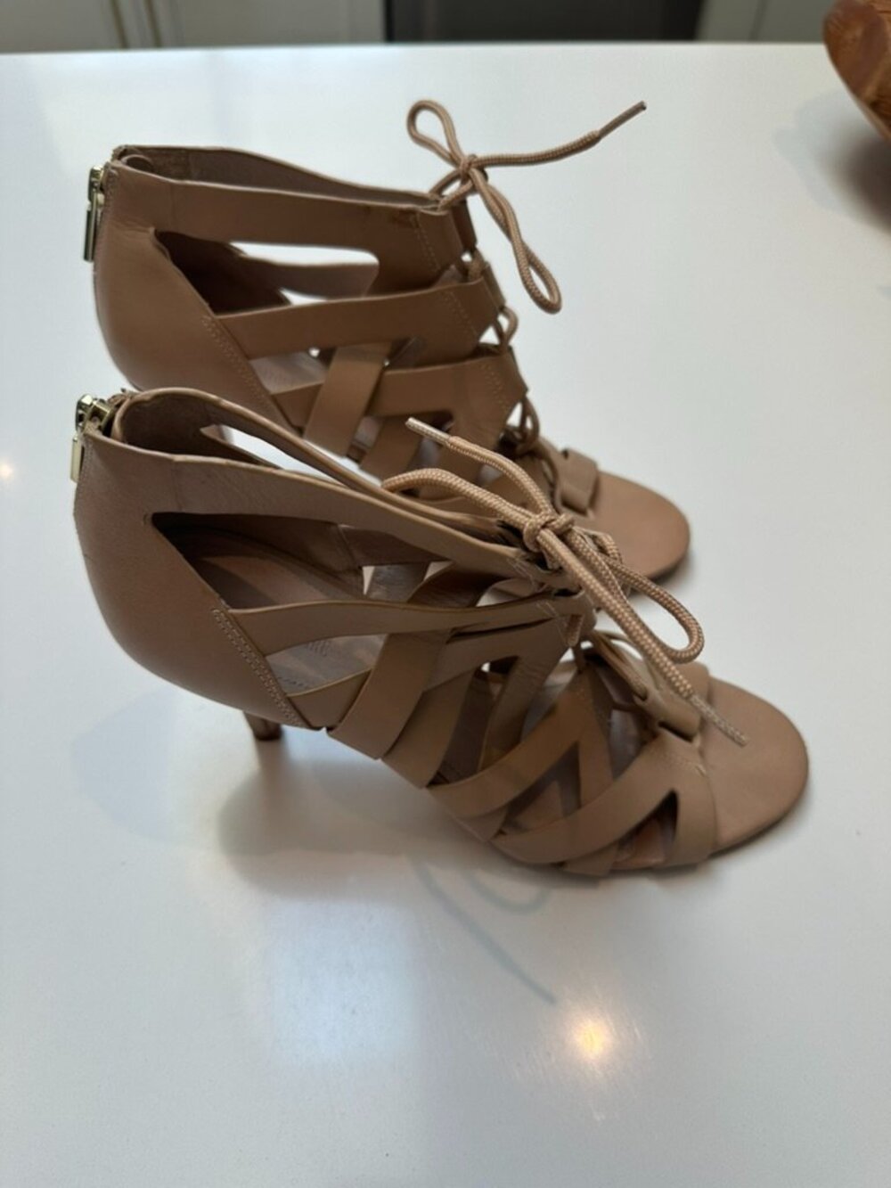 Pour La Victoire Heels